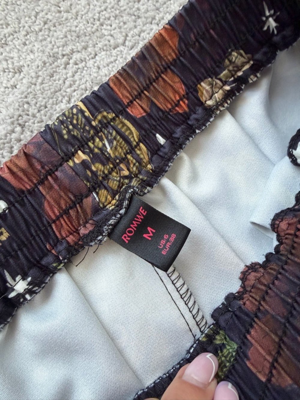 ROMWE Black Floral & Moth Print Wide-Leg Pants - Picture 2 of 3